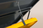 Detailaufnahme der Mülltonnenbox mit Kette und Verschluss, die Sicherheit und Robustheit betont.