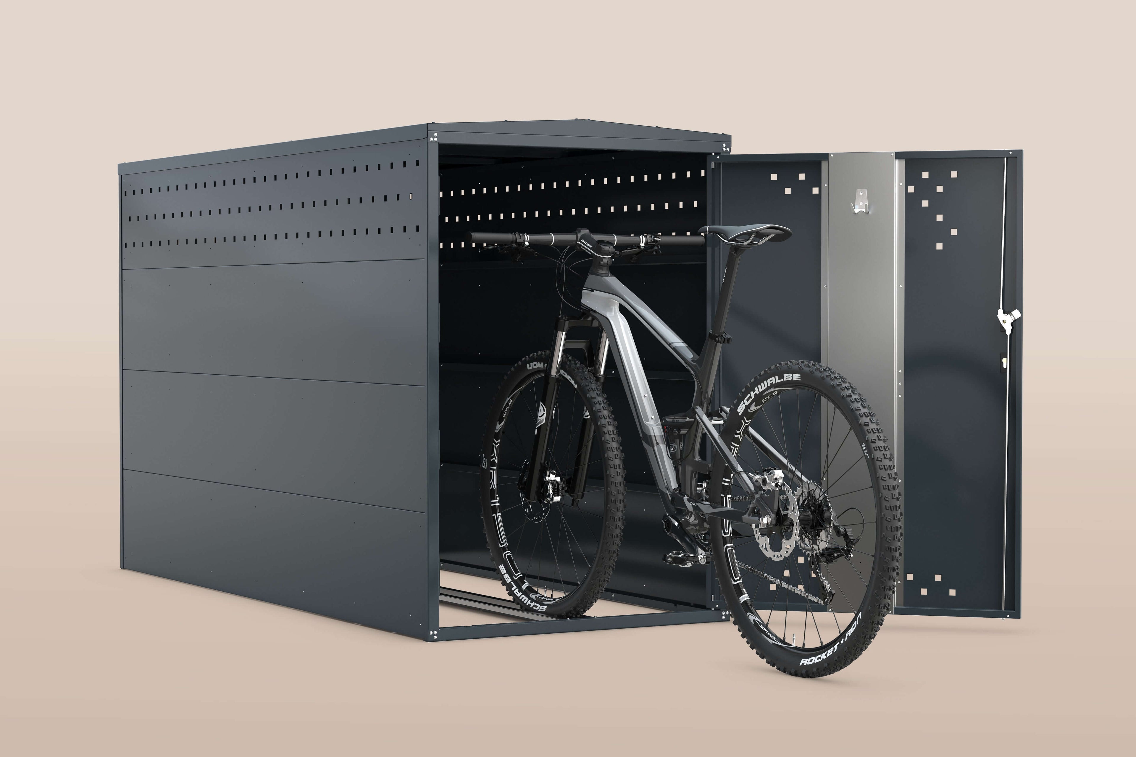 Fahrradgarage BikeBox 1 ID mit Mountainbike im Inneren und geöffnetem Zugang.